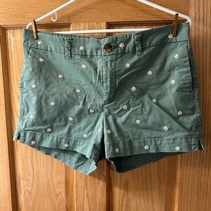 Old Navy Daisy shorts 🌼